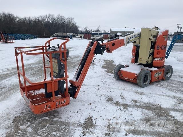 JLG E300AJP Articulated boom lifts