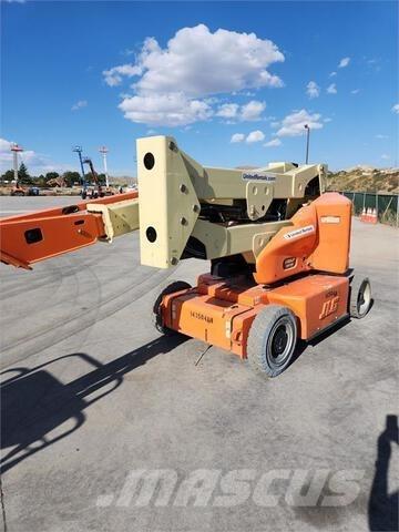 JLG E400AJP Articulated boom lifts