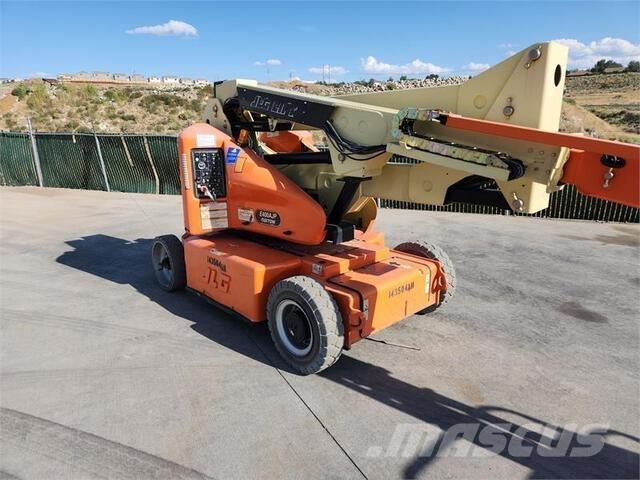 JLG E400AJP Articulated boom lifts