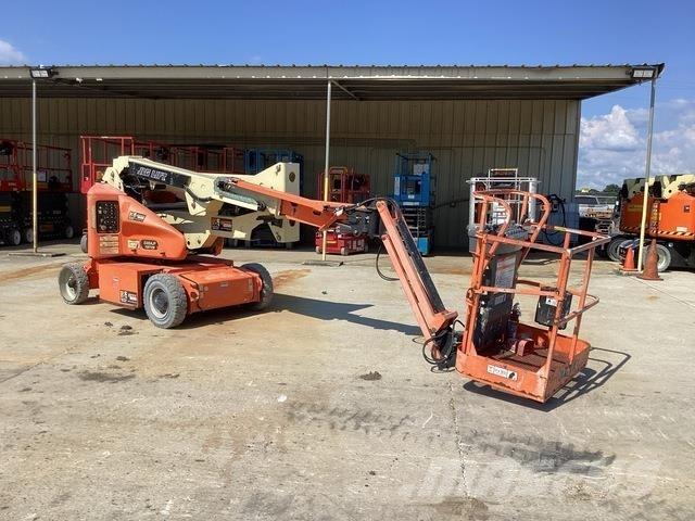 JLG E400AJPN Articulated boom lifts