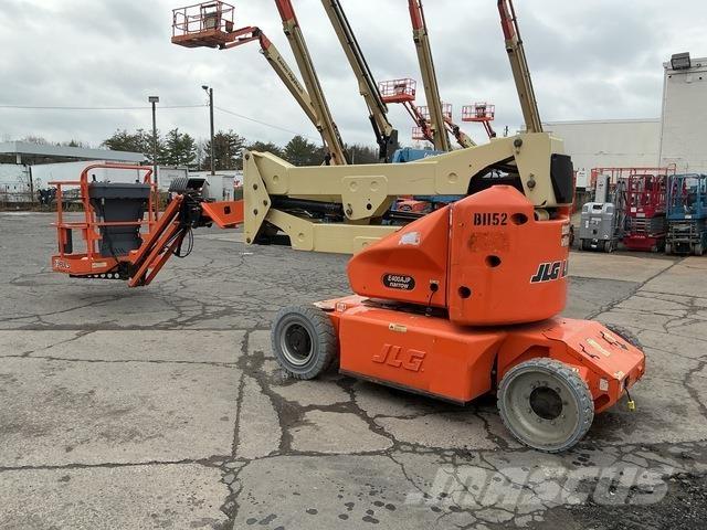 JLG E400AJPN Articulated boom lifts