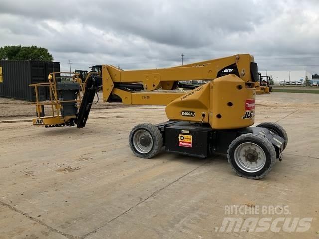 JLG E450AJ Articulated boom lifts