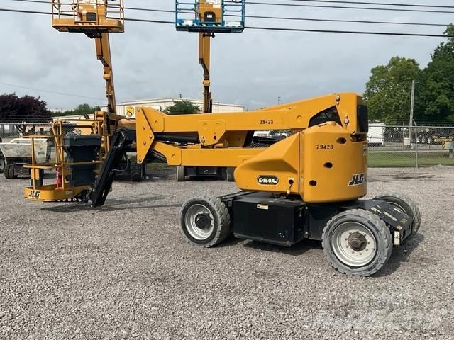 JLG E450AJ Articulated boom lifts
