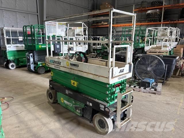 JLG ES2632 Scissor lifts