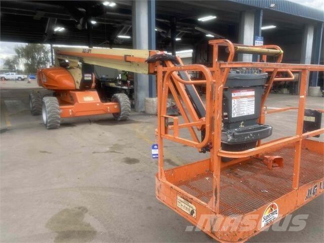 JLG M600J Articulated boom lifts