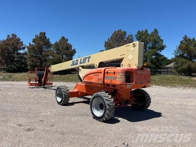 JLG M600JP Articulated boom lifts