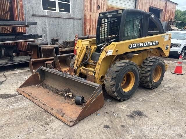 John Deere 270 Skid steer loaders