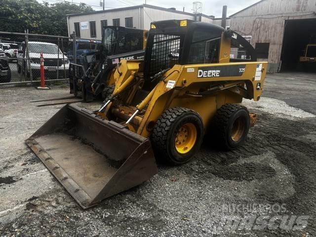 John Deere 325 Skid steer loaders