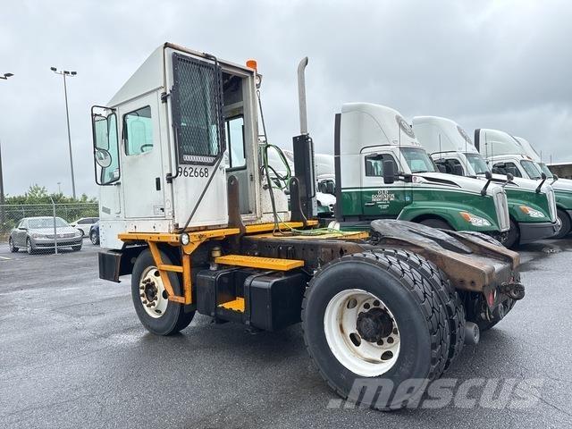 Kalmar 30 Terminal tractors