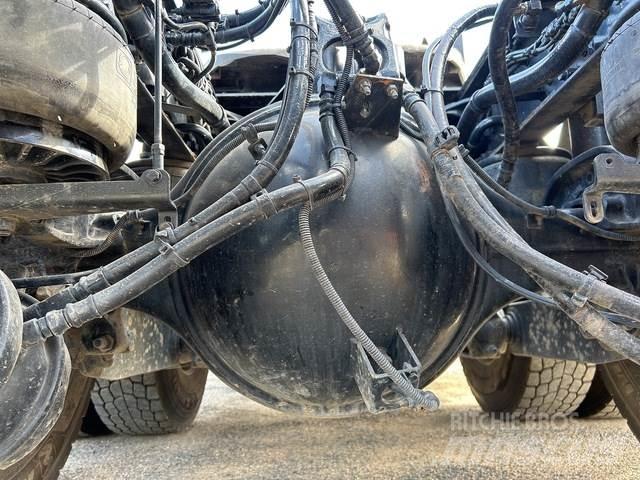 Kenworth T409 Tractor Units