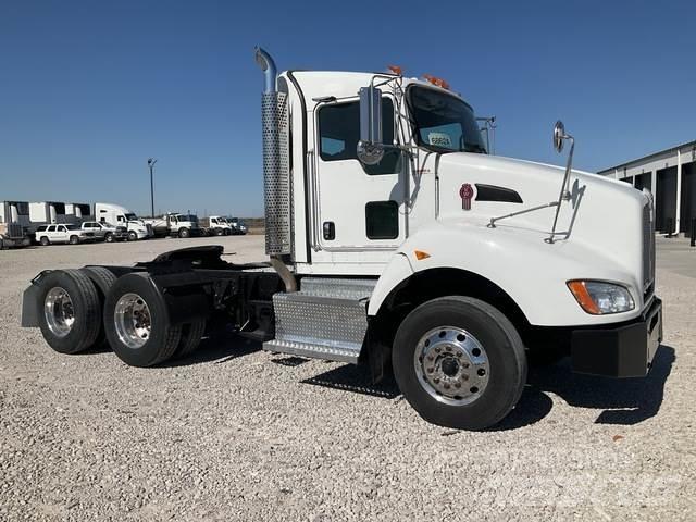 Kenworth T440 Tractor Units
