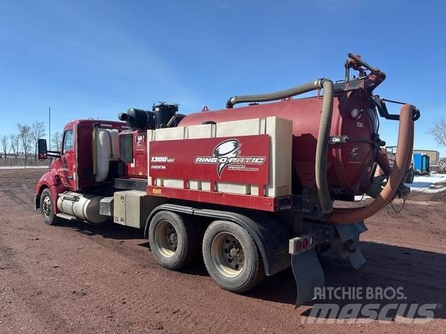 Kenworth T680 Crawler excavators