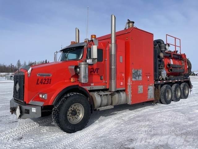 Kenworth T800 Crawler excavators