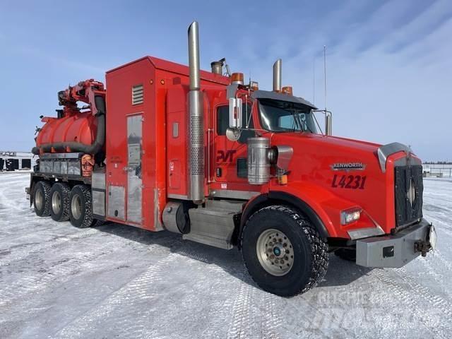 Kenworth T800 Crawler excavators