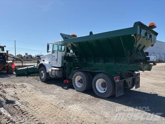 Kenworth T800 Snow blades and plows