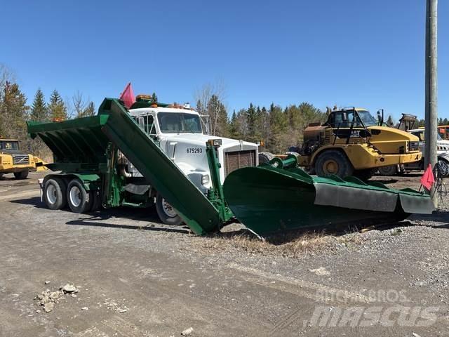 Kenworth T800 Snow blades and plows