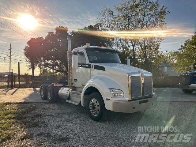 Kenworth T880 Tractor Units