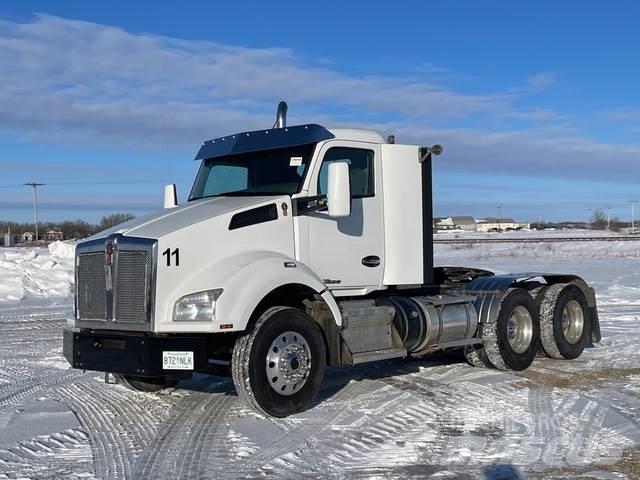 Kenworth T880 Tractor Units