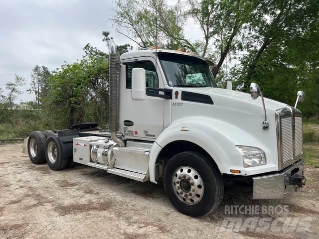 Kenworth T880 Tractor Units