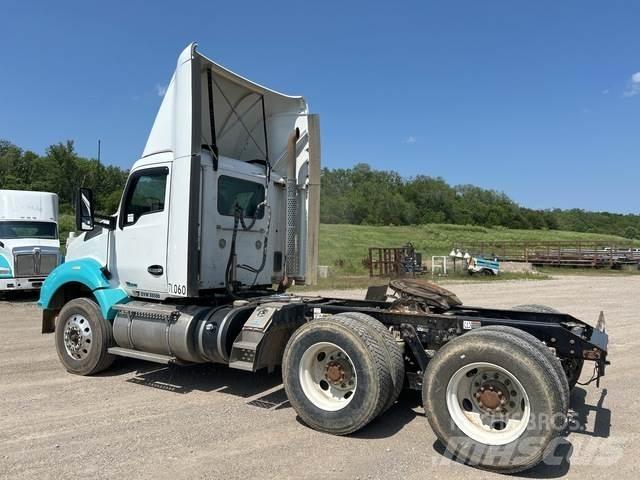Kenworth T880 Tractor Units