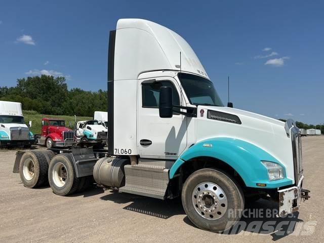 Kenworth T880 Tractor Units