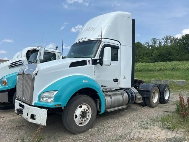 Kenworth T880 Tractor Units