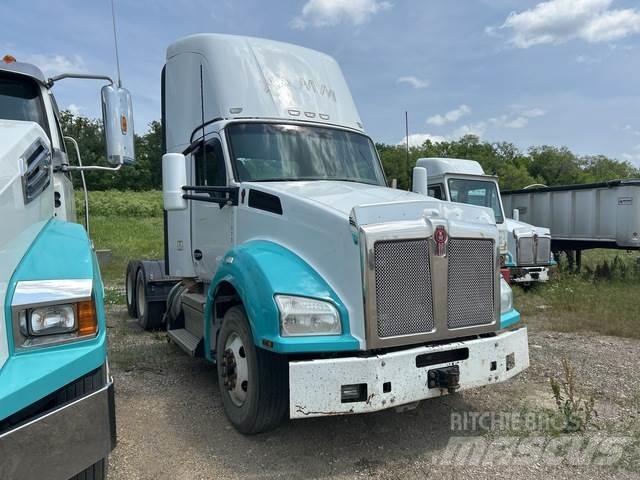 Kenworth T880 Tractor Units