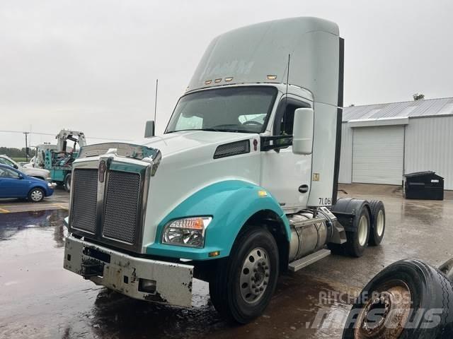 Kenworth T880 Tractor Units