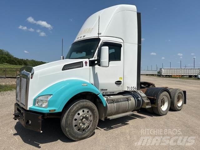 Kenworth T880 Tractor Units