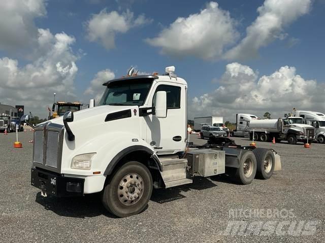 Kenworth T880 Tractor Units