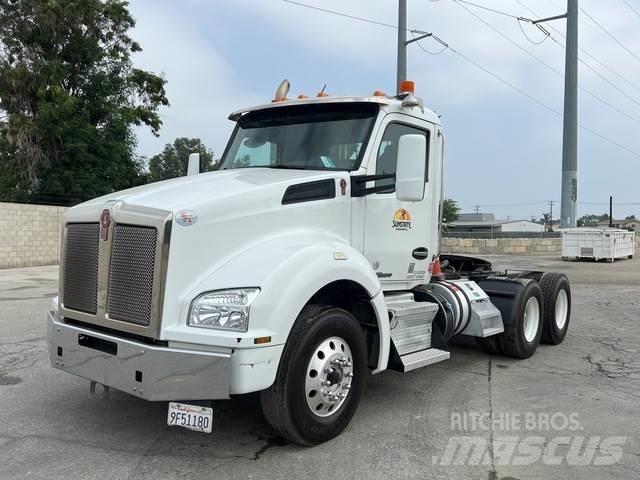 Kenworth T880 Tractor Units