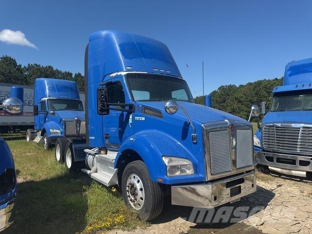 Kenworth T880 Tractor Units