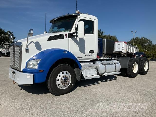 Kenworth T880 Tractor Units