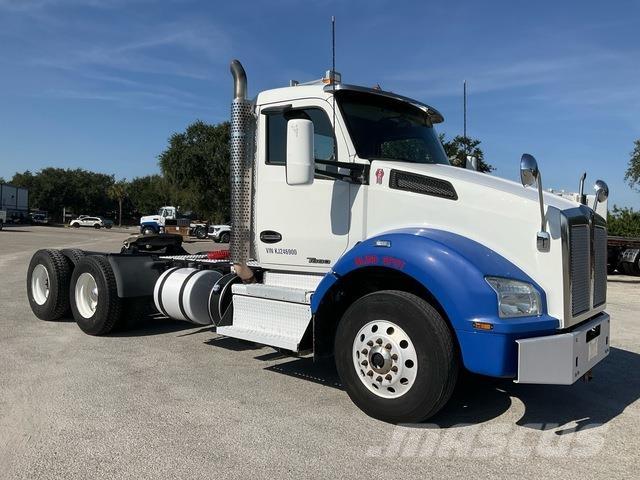 Kenworth T880 Tractor Units