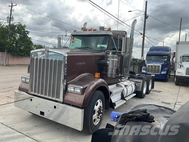 Kenworth W900 Tractor Units