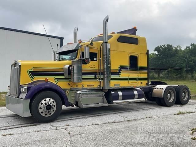 Kenworth W900 Tractor Units