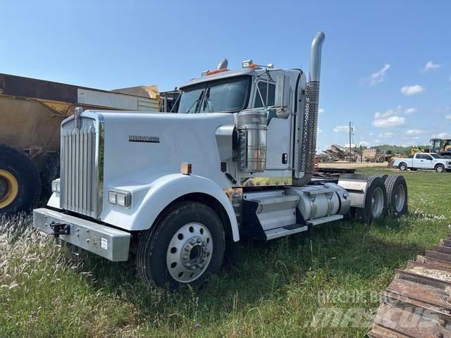 Kenworth W900 Tractor Units