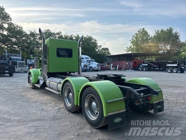 Kenworth W900 Tractor Units
