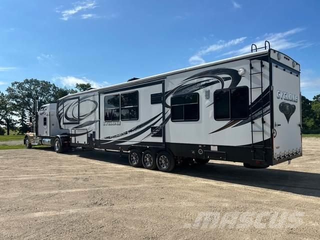 Kenworth W900 Tractor Units