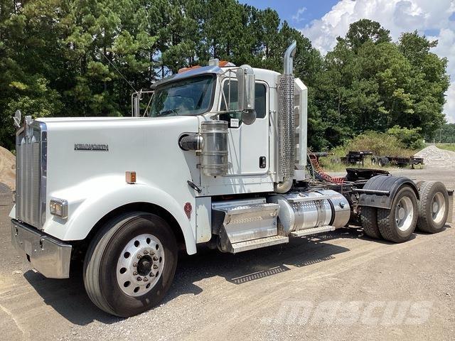 Kenworth W900 Tractor Units
