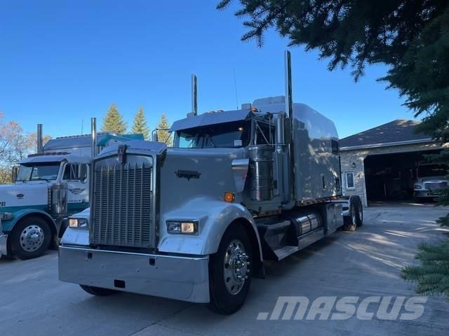 Kenworth W900L Tractor Units