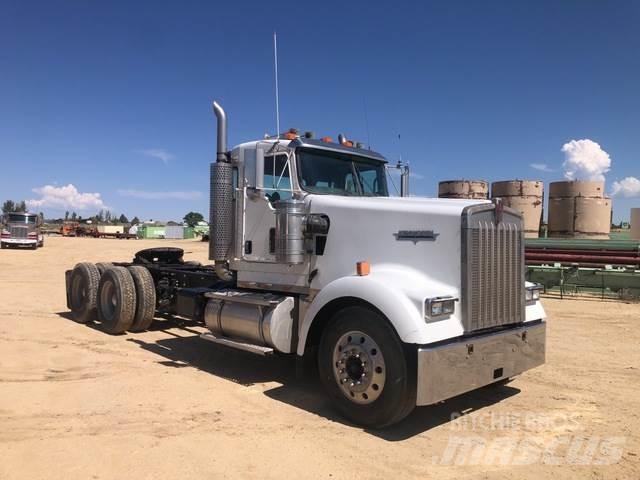Kenworth W900L Tractor Units