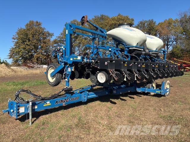 Kinze 3600 Planters