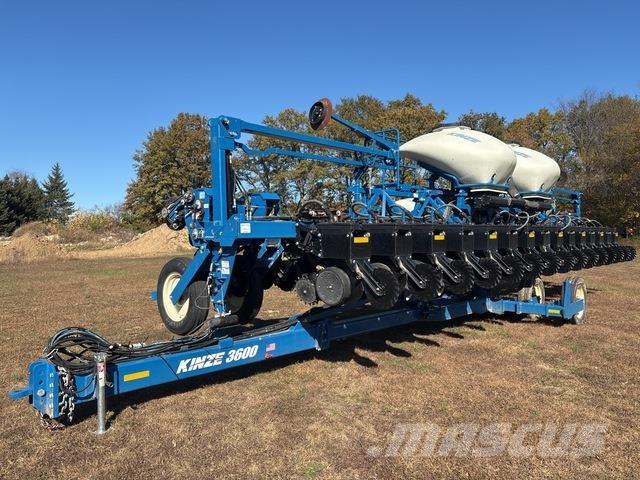 Kinze 3600 Planters