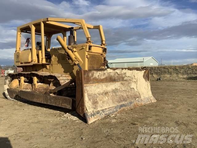 Komatsu D65E-6 Crawler dozers