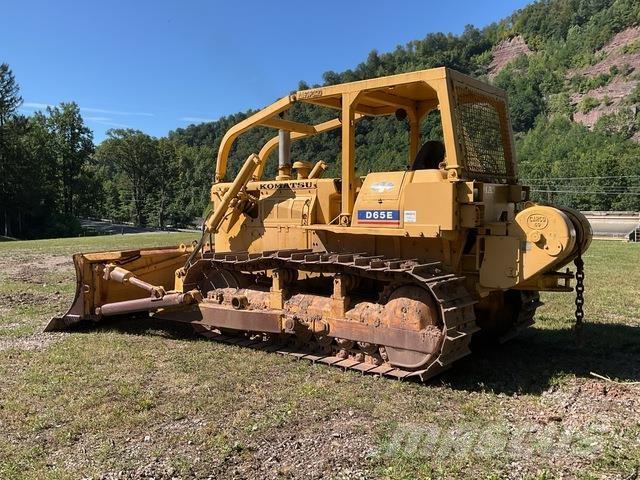 Komatsu D65E-6 Crawler dozers