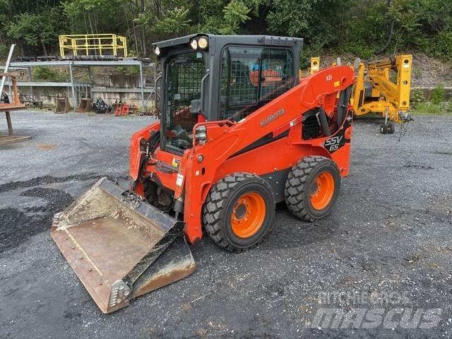 Kubota SSV65 Skid steer loaders