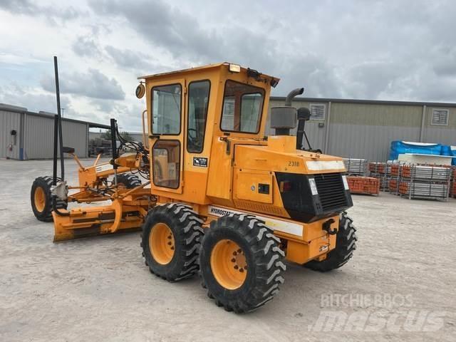 LeeBoy 685B Graders