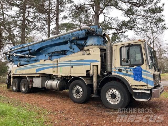 Mack 47M Concrete pump trucks