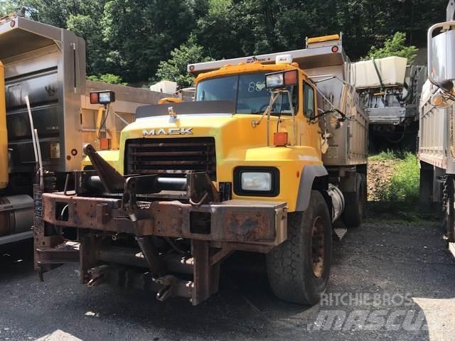Mack 600 Snow blades and plows